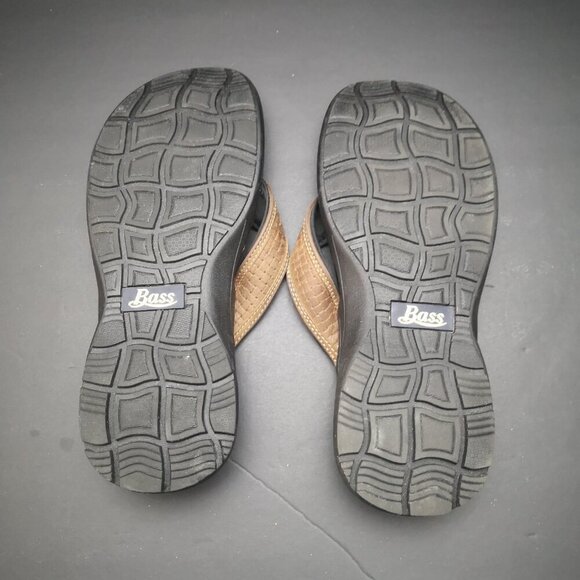 G.H. Bass & Co. Men's Size 9M Brown Leather Upper w/ Black Soles Thong Sandals - Picture 5 of 6